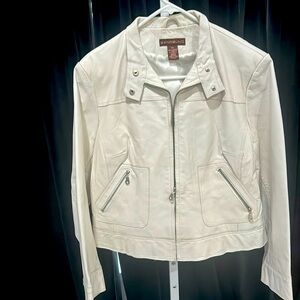 COPY - White 100% leather women’s jacket size extra large USED